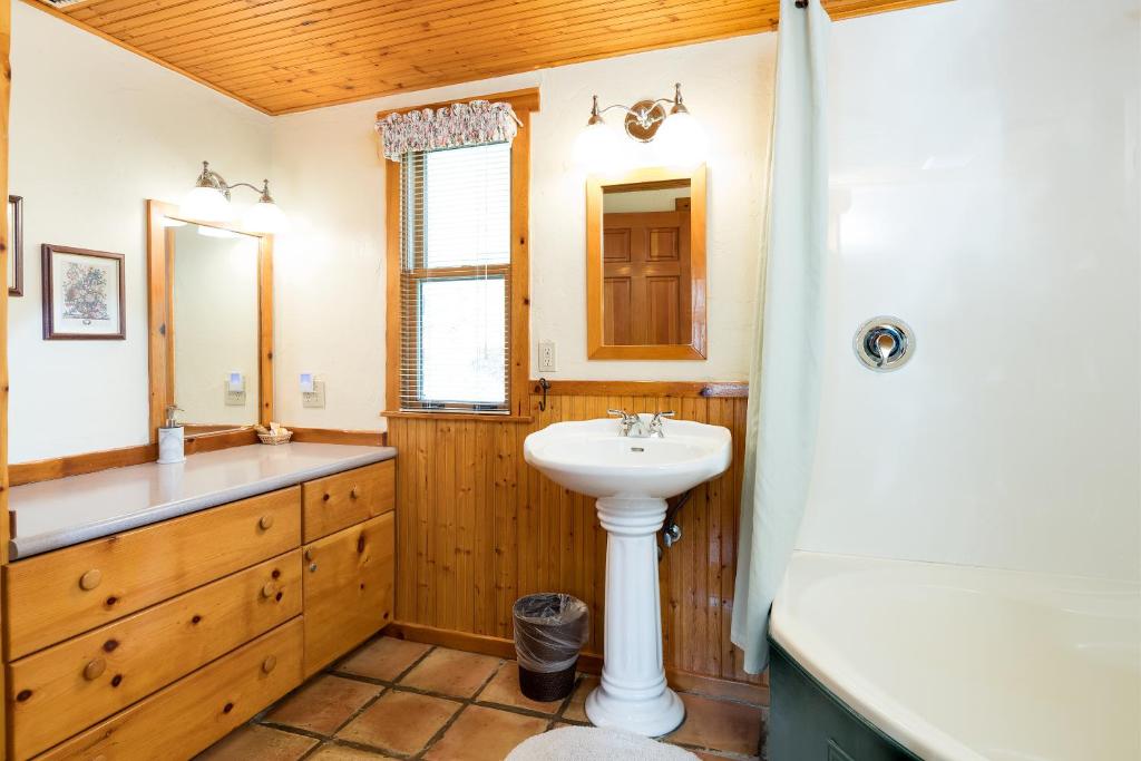 HOMESTEAD COTTAGES - BED AND BREAKFAST photo