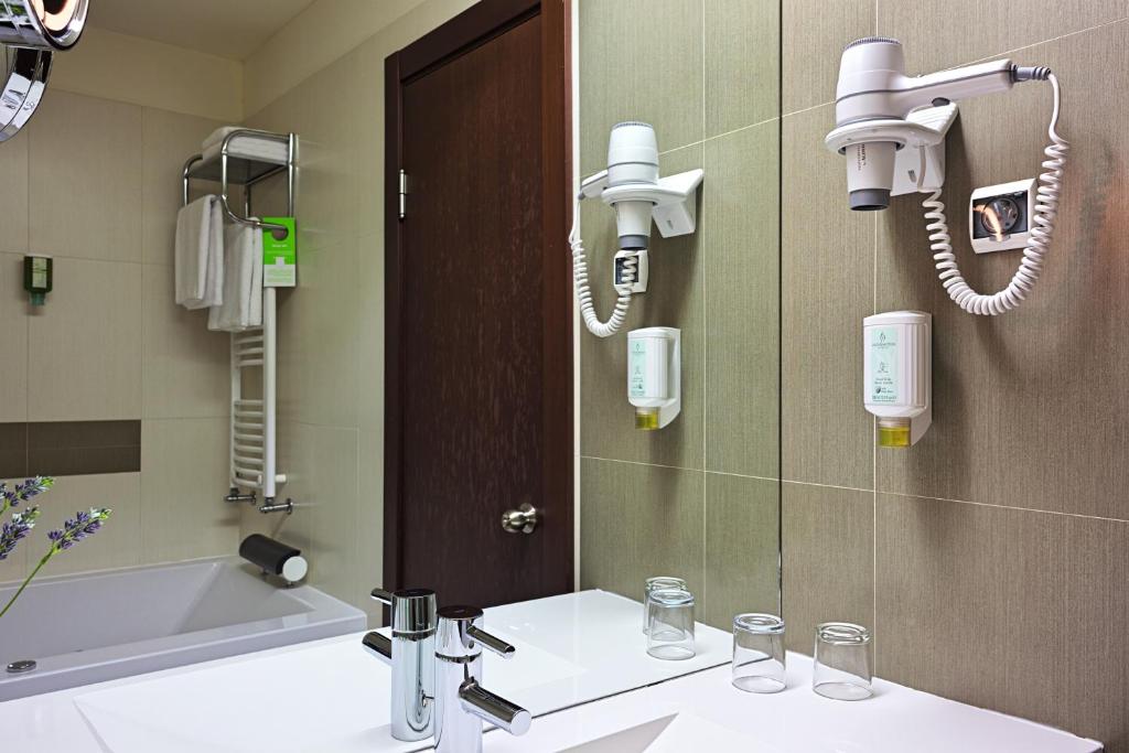 Hotel Cubix photo
