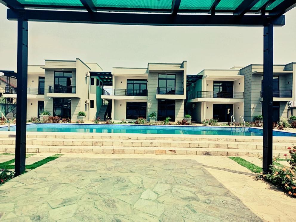 Cianna Apartments