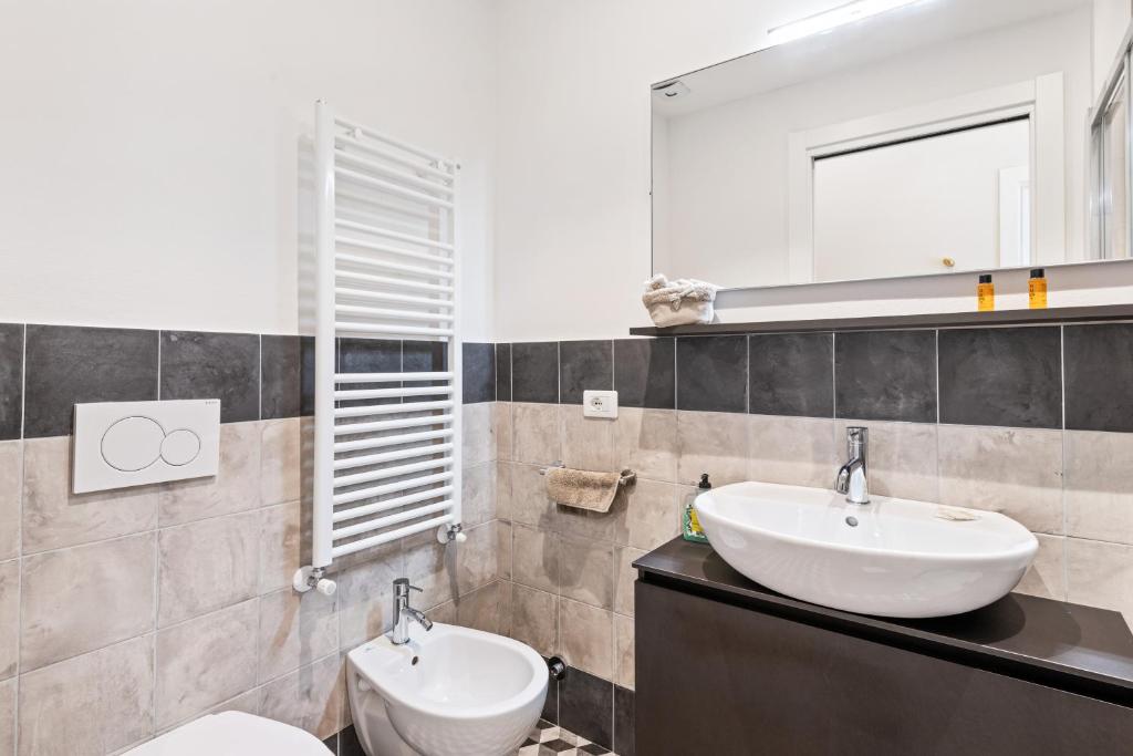 Maragliano Cozy Flat with Balcony photo