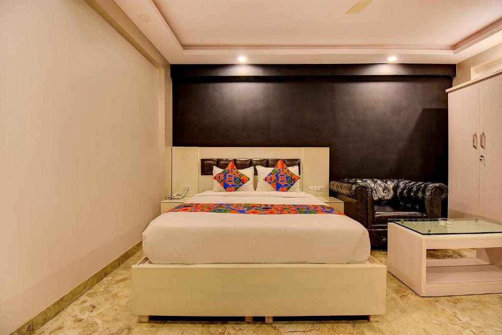 FabHotel SRK Platinum Inn photo