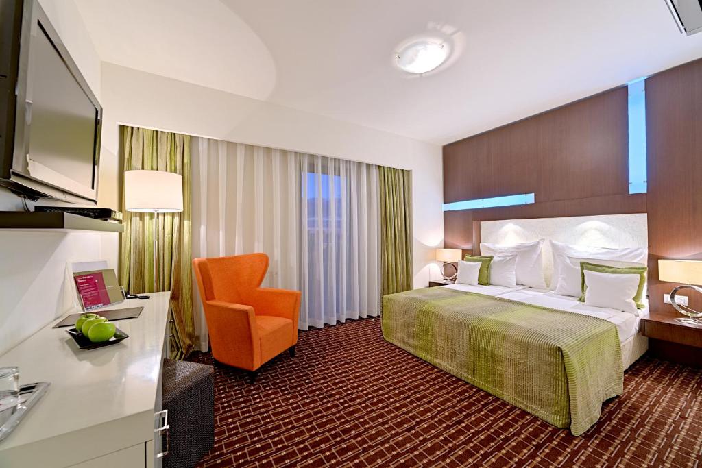 Hotel Cubix — Hotel in Brasov