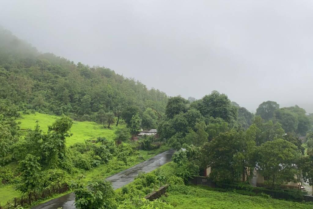CRD Gardenia Mountain &amp; Park View 401 — Hotel in Boisar