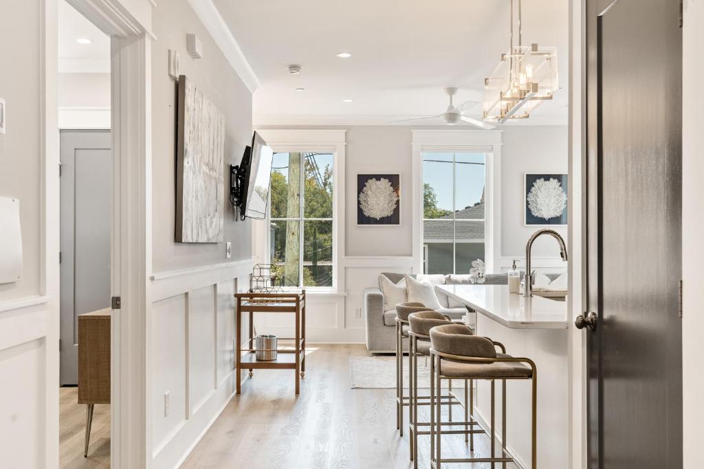 The Jasmine Suite at 124 Spring, Charleston