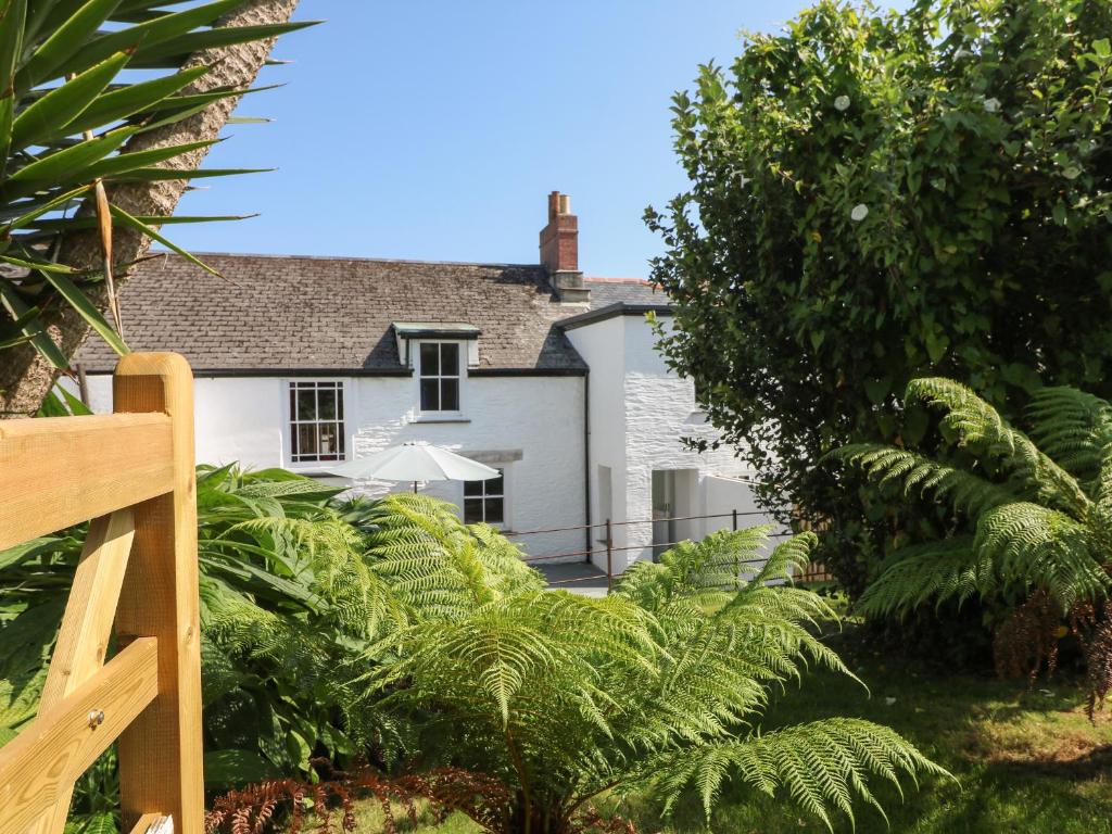 1 Dormer Villas, Portscatho photo 8