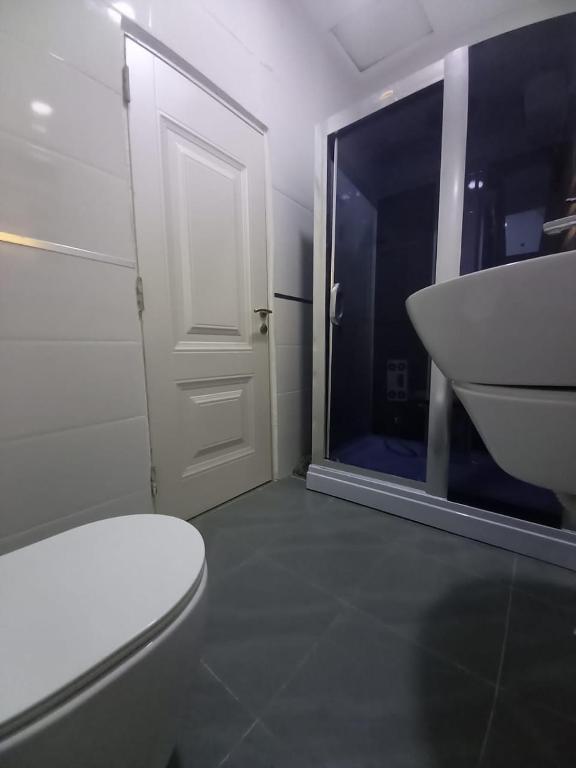 Tranquil 5 bedroom Detached Duplex, Osapa London, Lekki photo