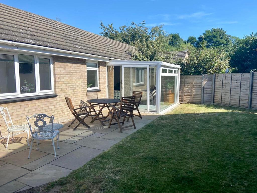Modern Open Plan Bungalow, Felixstowe photo 3
