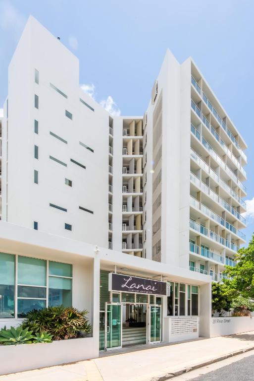 Lanai Apartments photo