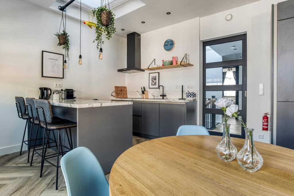 Hosted by Wendy Prins Willem 3, Scheveningen