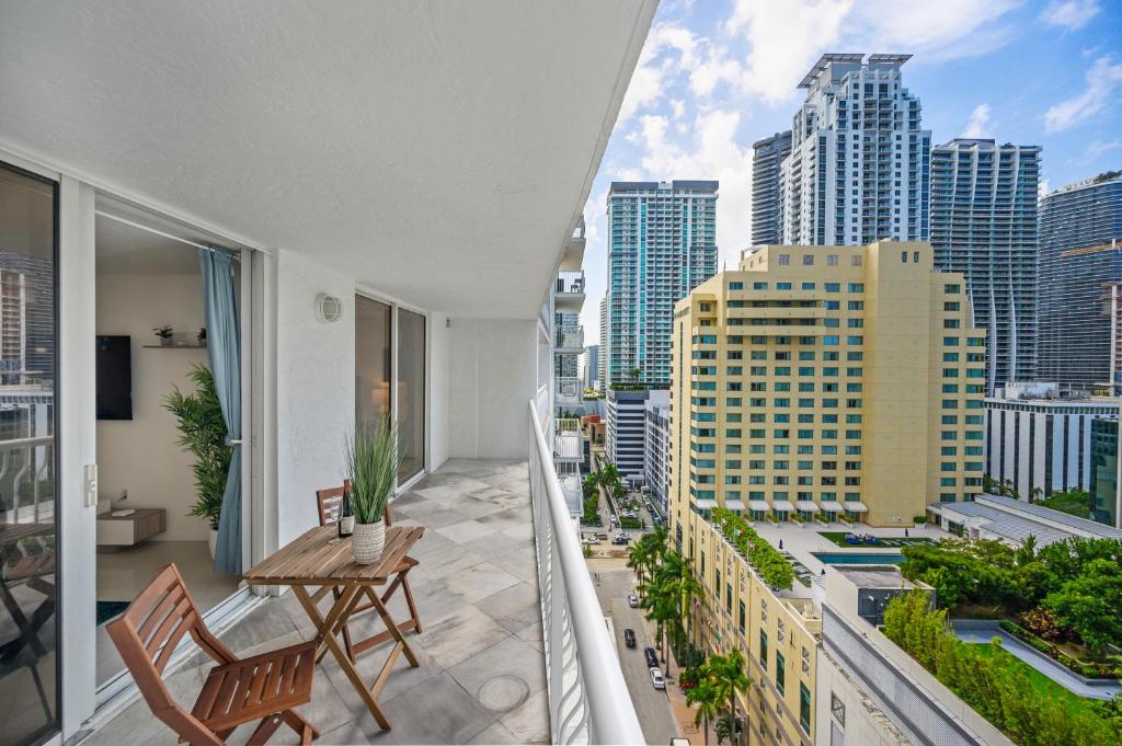 Superb Condo with parking in Brickell Miami photo