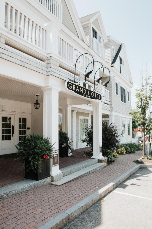 The Grand Hotel — Hotel in Kennebunk (ME)