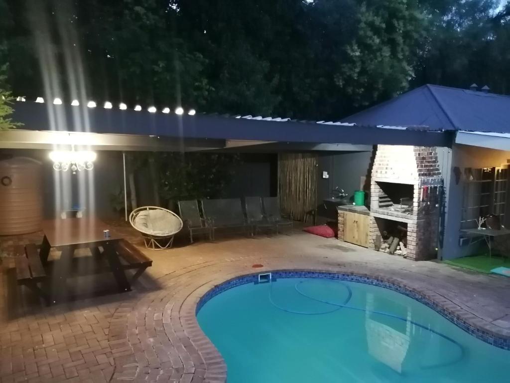 Relax in Joy & Mignon for a bushveld Feeling photo