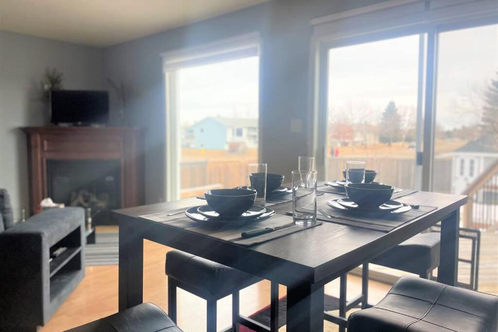 Spacious Duplex, Camrose