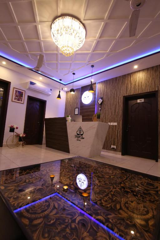 CUZZY INN HOTEL photo