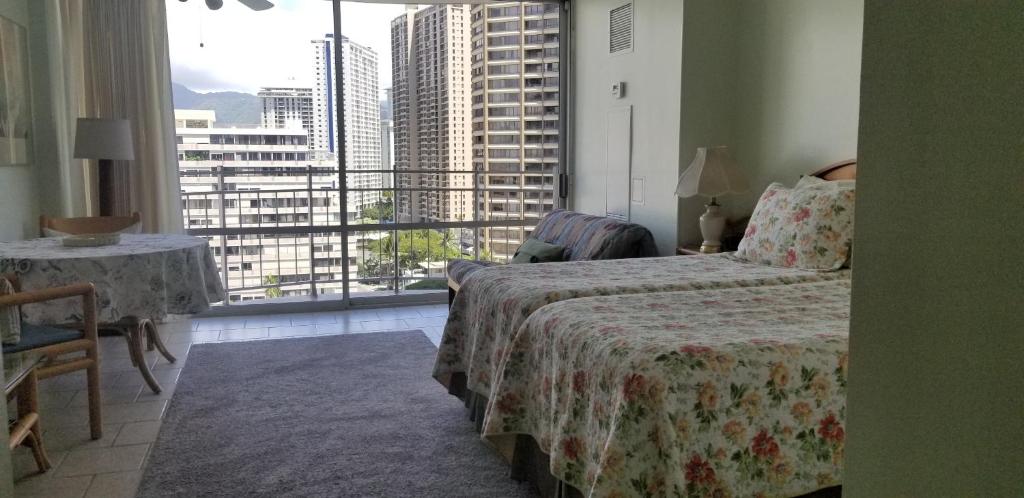 Waikiki Studio at Ilikai Marina - best end price! photo