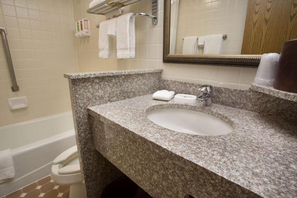 Days Inn by Wyndham Rolla photo