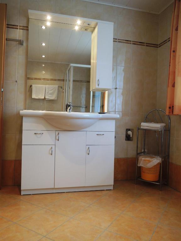 Bathroom, Appartements Edda in Strobl