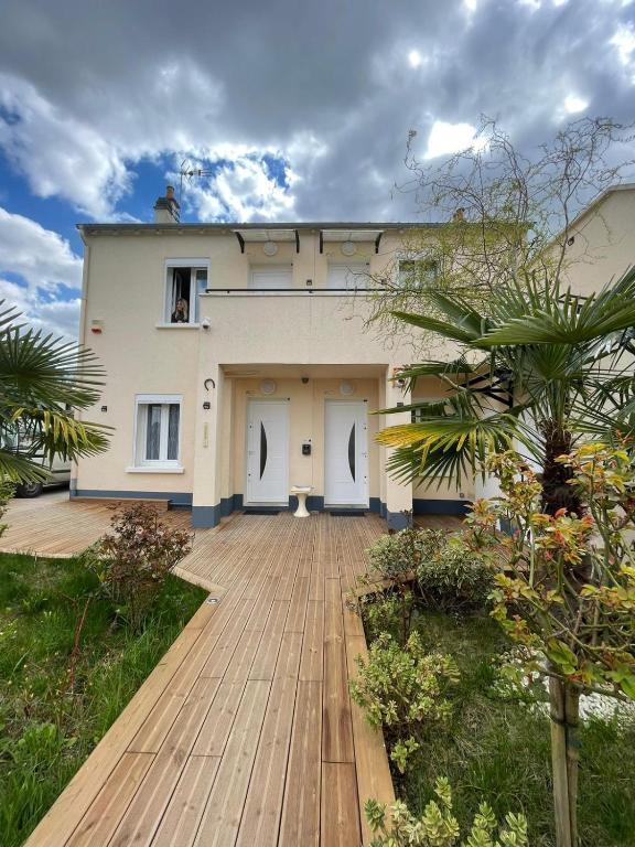 Residence Alassa — Hotel in Meulan