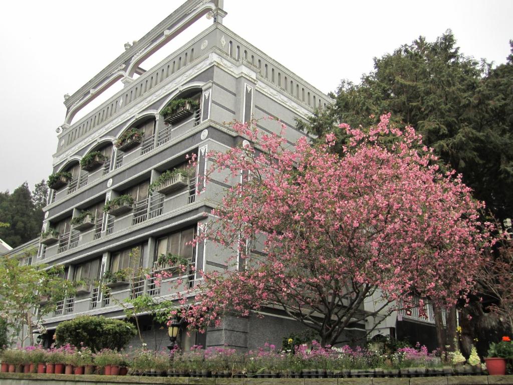 Kao Feng Hotel — Hotel in Chiayi