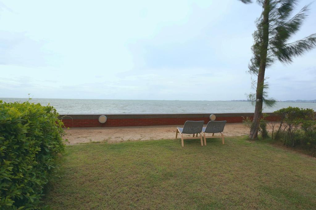 Sandbox beachfront villa2 photo