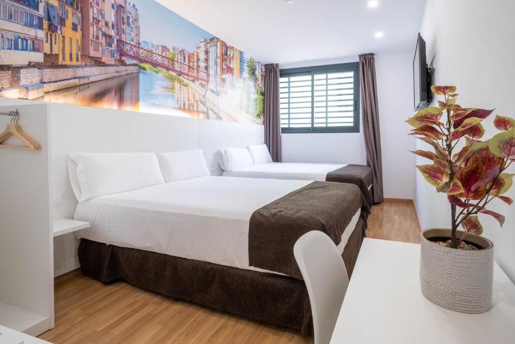Hotel BESTPRICE Girona - 4