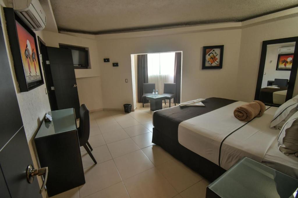 Hotel Portonovo Plaza Centro Photo 2