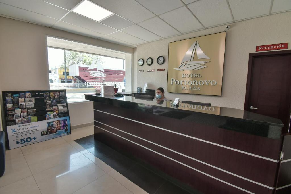 フロント・ロビー