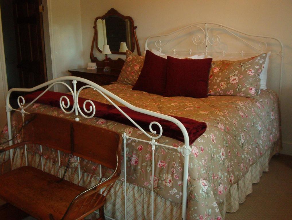 Jamestown Hotel photo