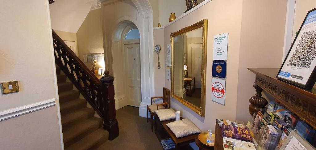 Lobby, Parterre Holiday Apartments in Isle of Wight