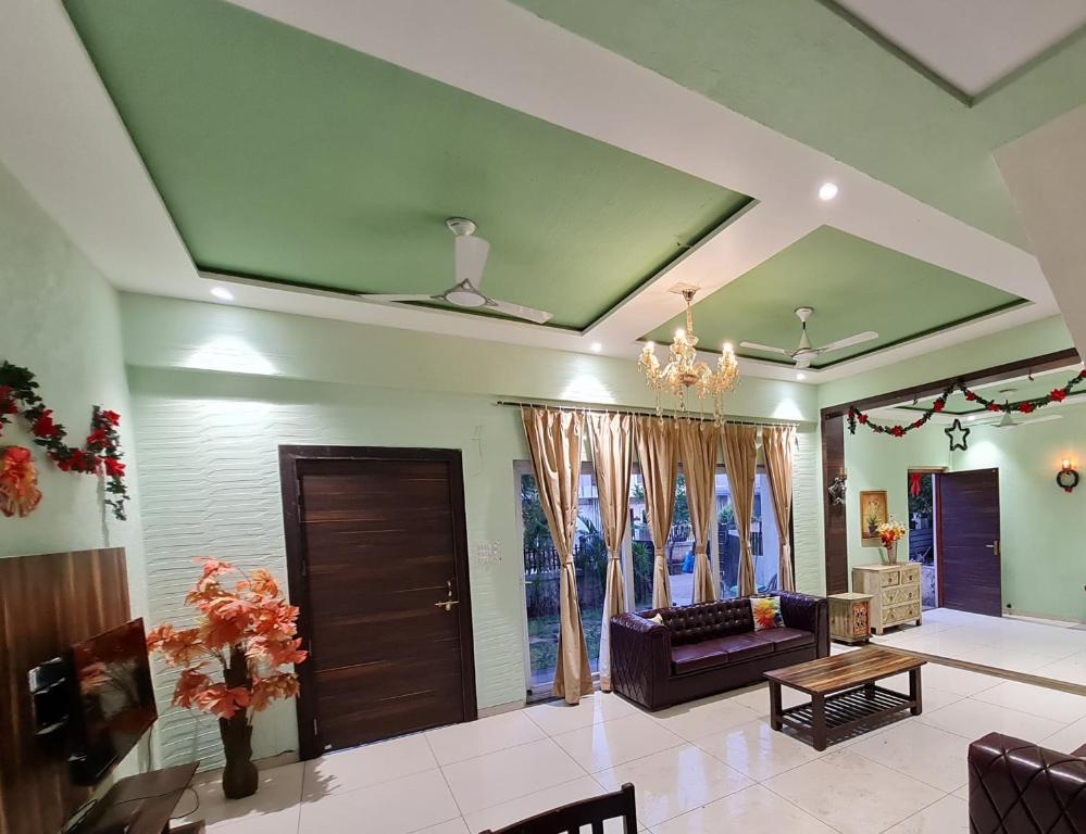 Sweeny Villa Seven photo