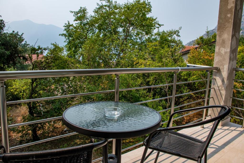 Bay Leaf Apartments - 1