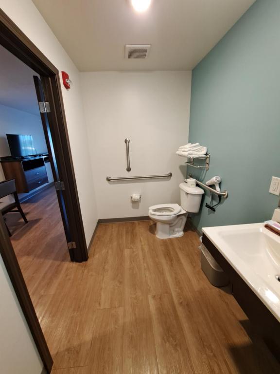 WoodSpring Suites Fargo North Near NDSU photo