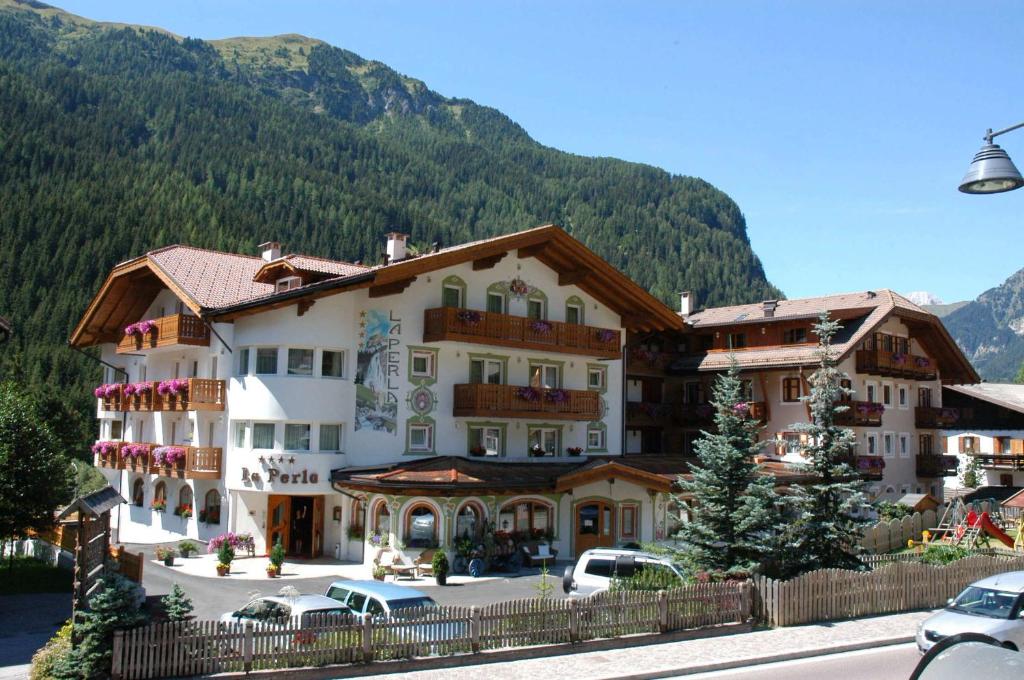 Hotel La Perla photo