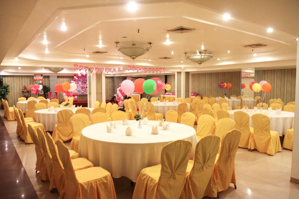 Business center, De Luxe Hotel in Cagayan De Oro