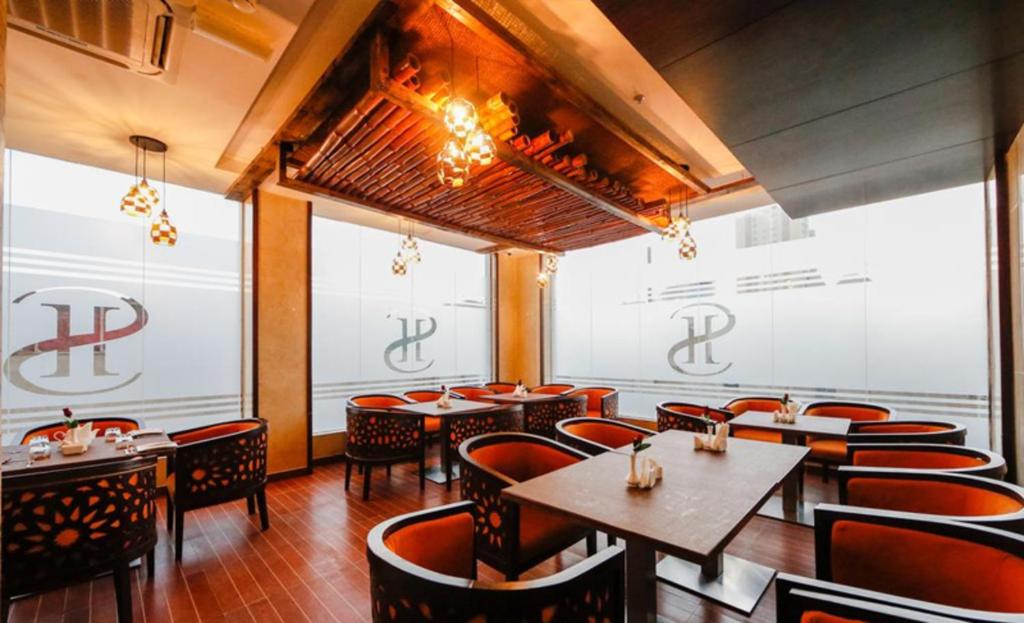 Bar/lounge, Sh Hotel in Ras Al Khaimah