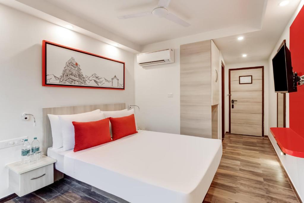Red Fox Hotel, Neelkanth photo