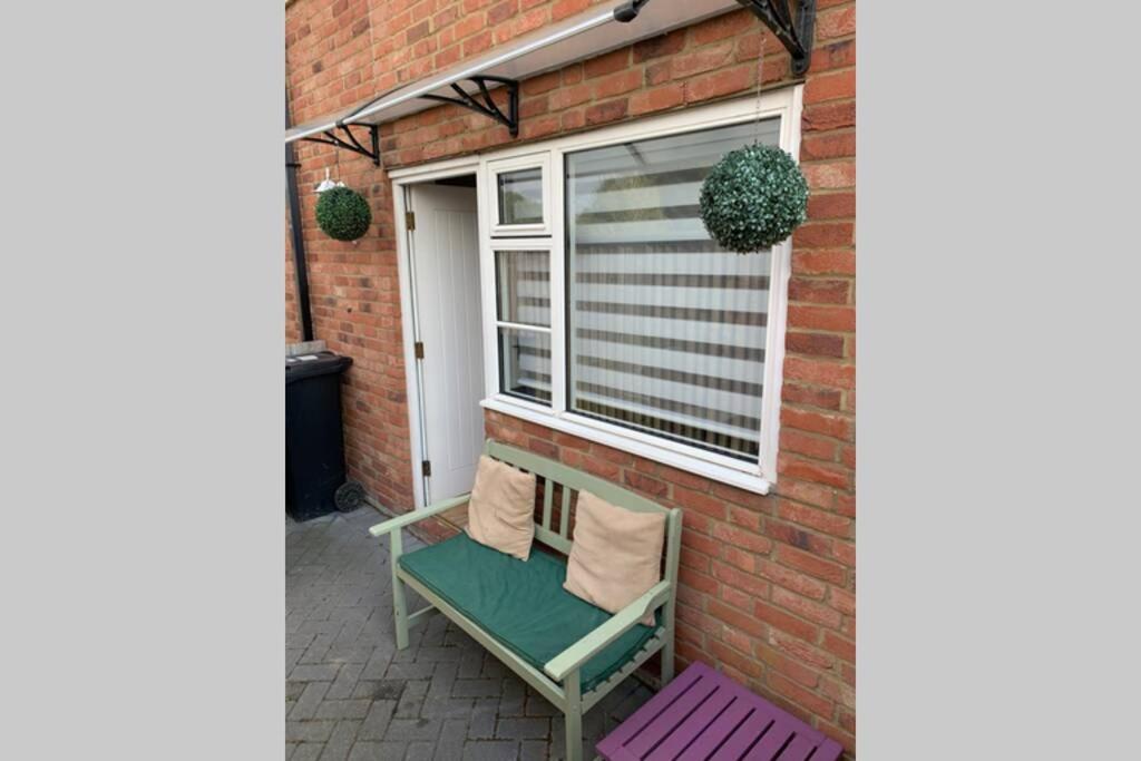 Comfy 2-Bed House by Wareham Station photo 6