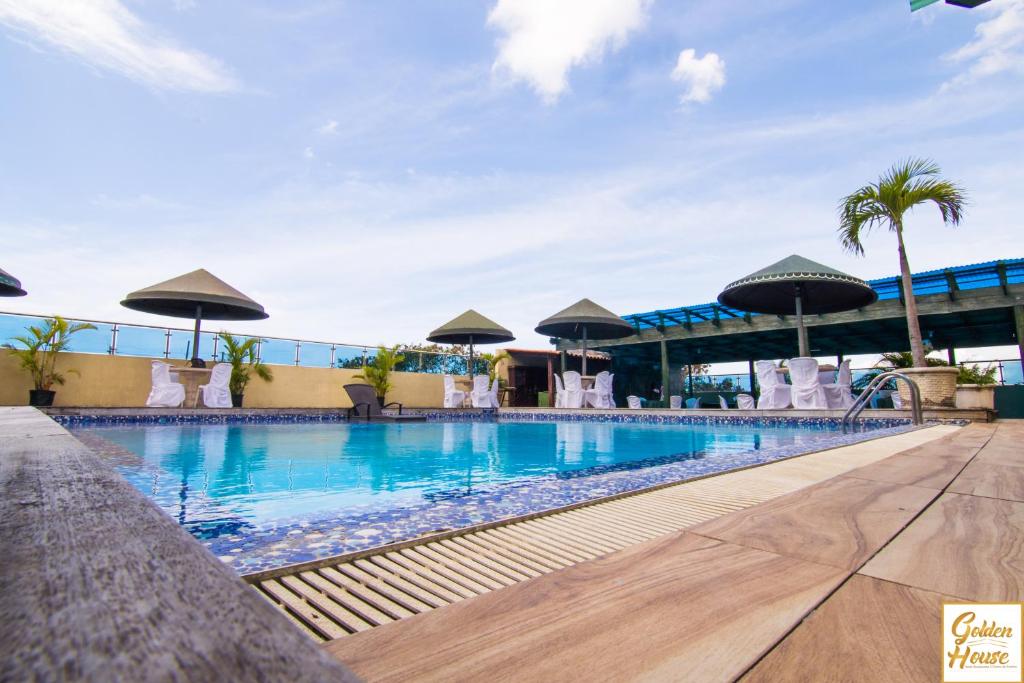 Golden House Hotel & Convention Center photo