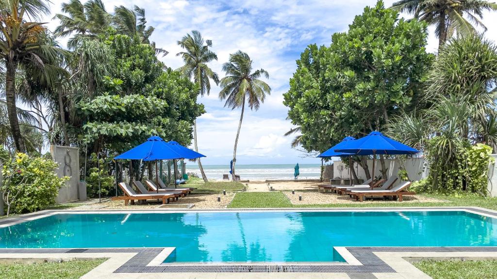 Parangi Weligama Bay photo