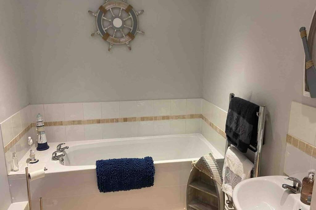 Ulverston South Lakes Spacious 3 Bed G/F Apartment photo