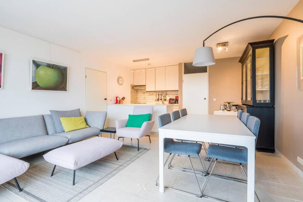 Refurbished comfortable app 1min from the sea, Koksijde