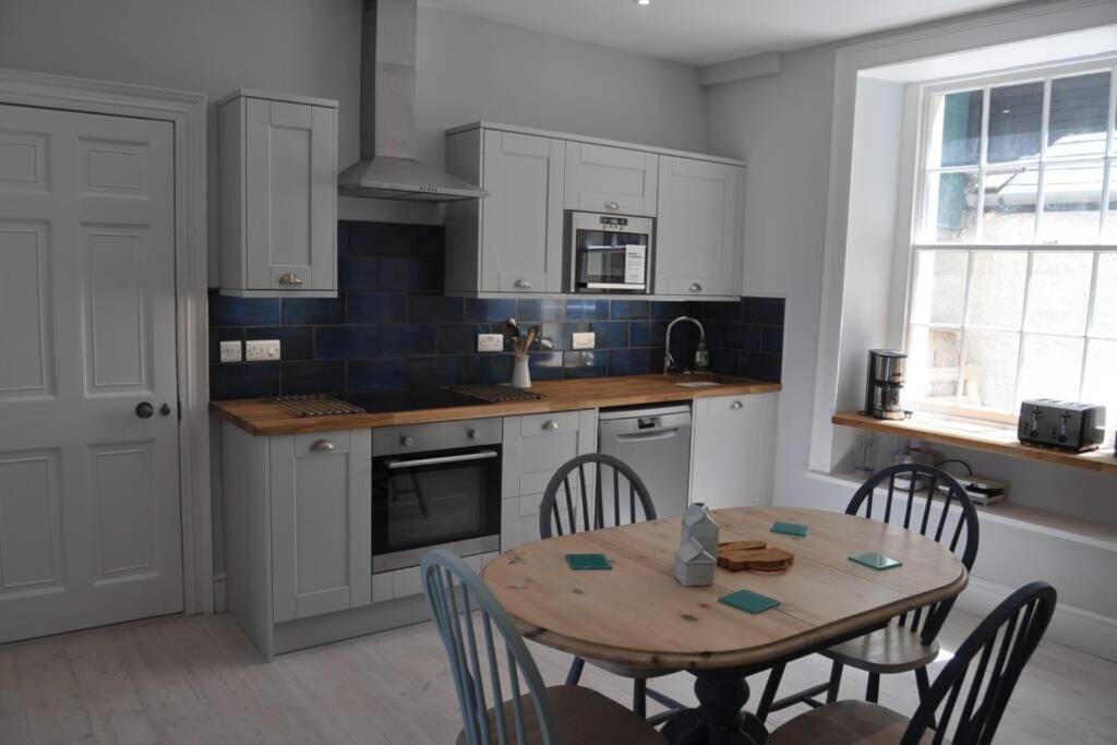Luxury Dog Friendly Home in Brixham Harbour - photo 3