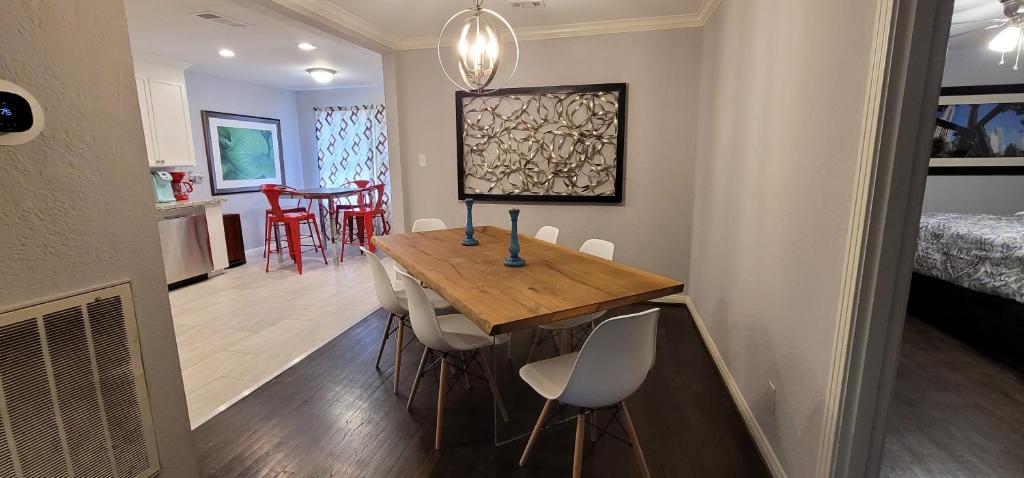 The Harby Street House - Close to U of H, Stadiums, Downtown, Med Center photo