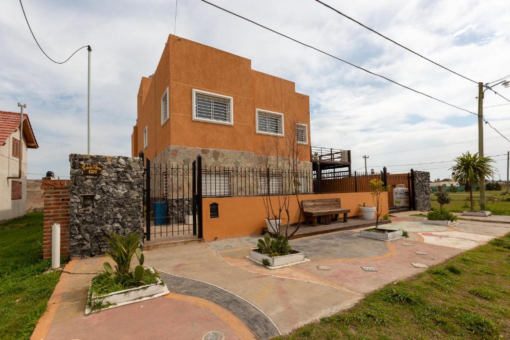 ApartKhozama