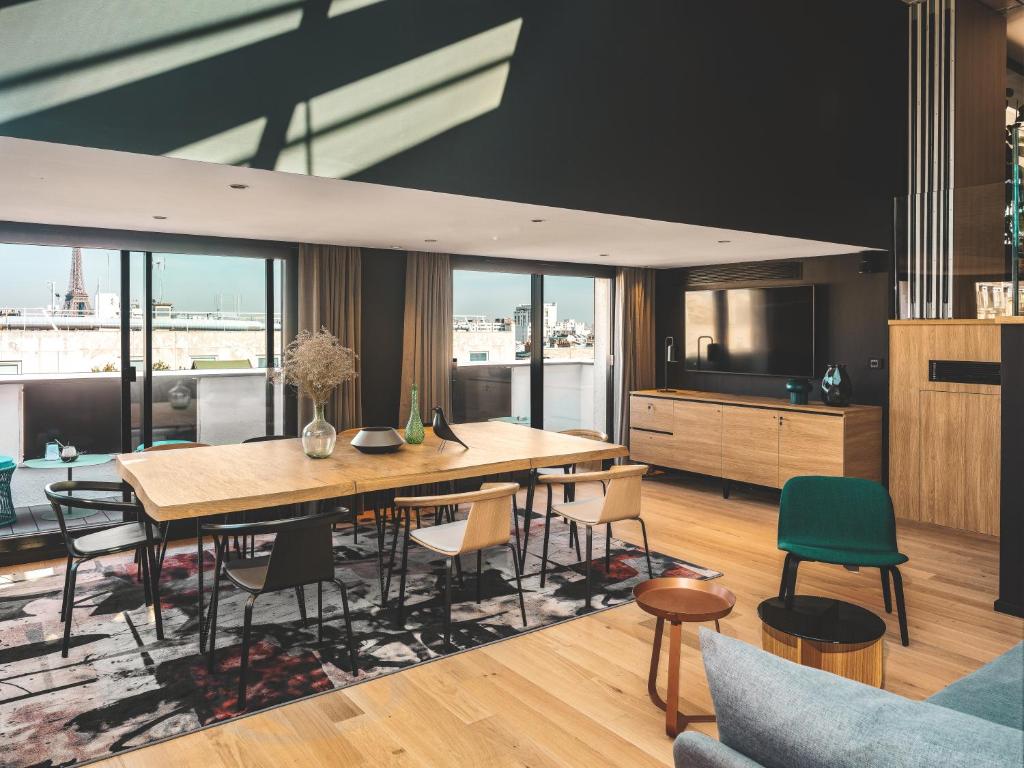 Business center, Novotel Paris Vaugirard Montparnasse Hotel in Paris