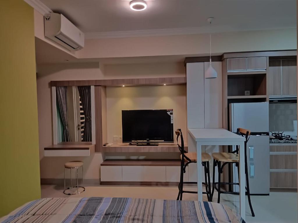 Apartemen Grand Kamala Lagoon Bekasi By Cicie Room — Hotel in Bekasi