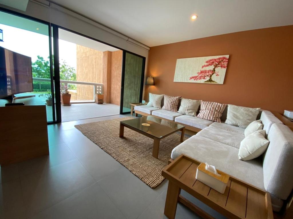 Baan Chaan Talay 2 BR Luxury Beachfront Condo Cha-am photo