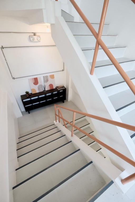 Best Price on BEDS and FRIENDS Hostel in Cebu + Reviews!