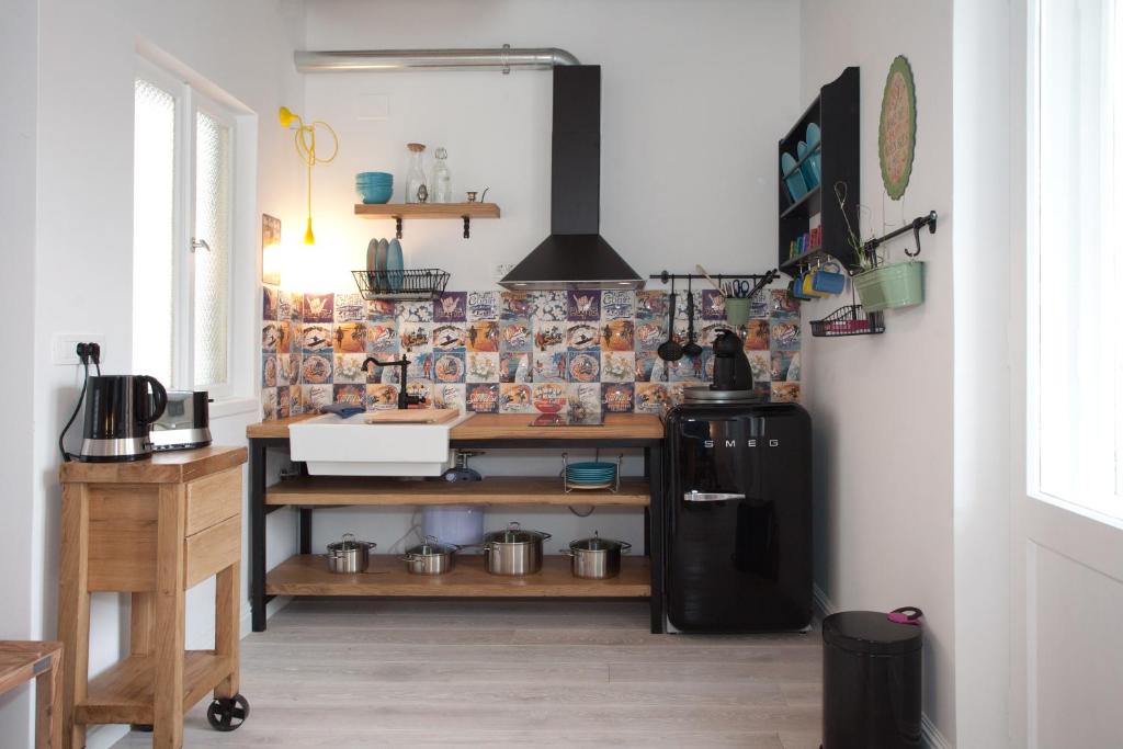 Apartments Central Chic and Cozy photo