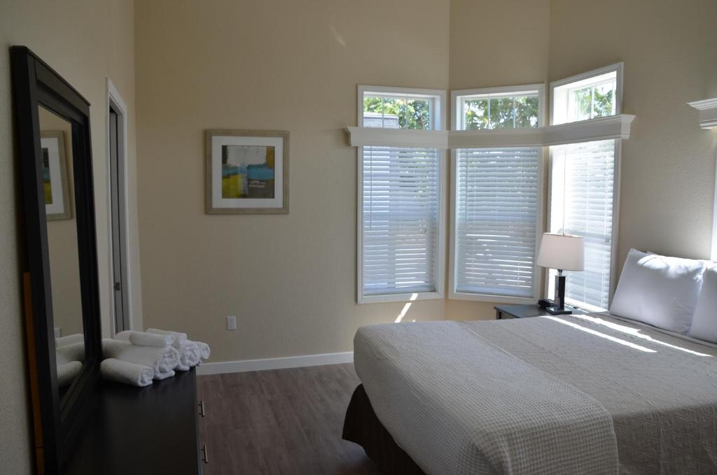 Lower Sun Valley Cozy Apartments 30 Day Stays